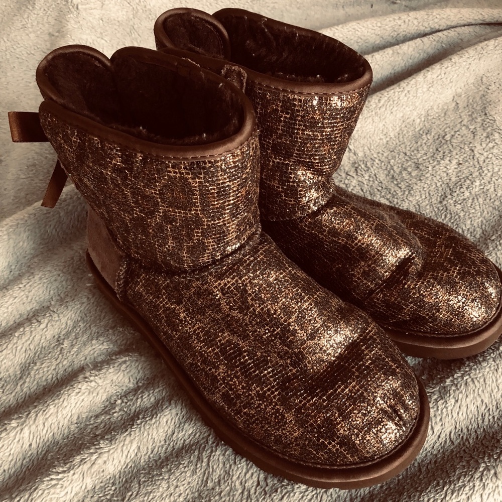 UGGS